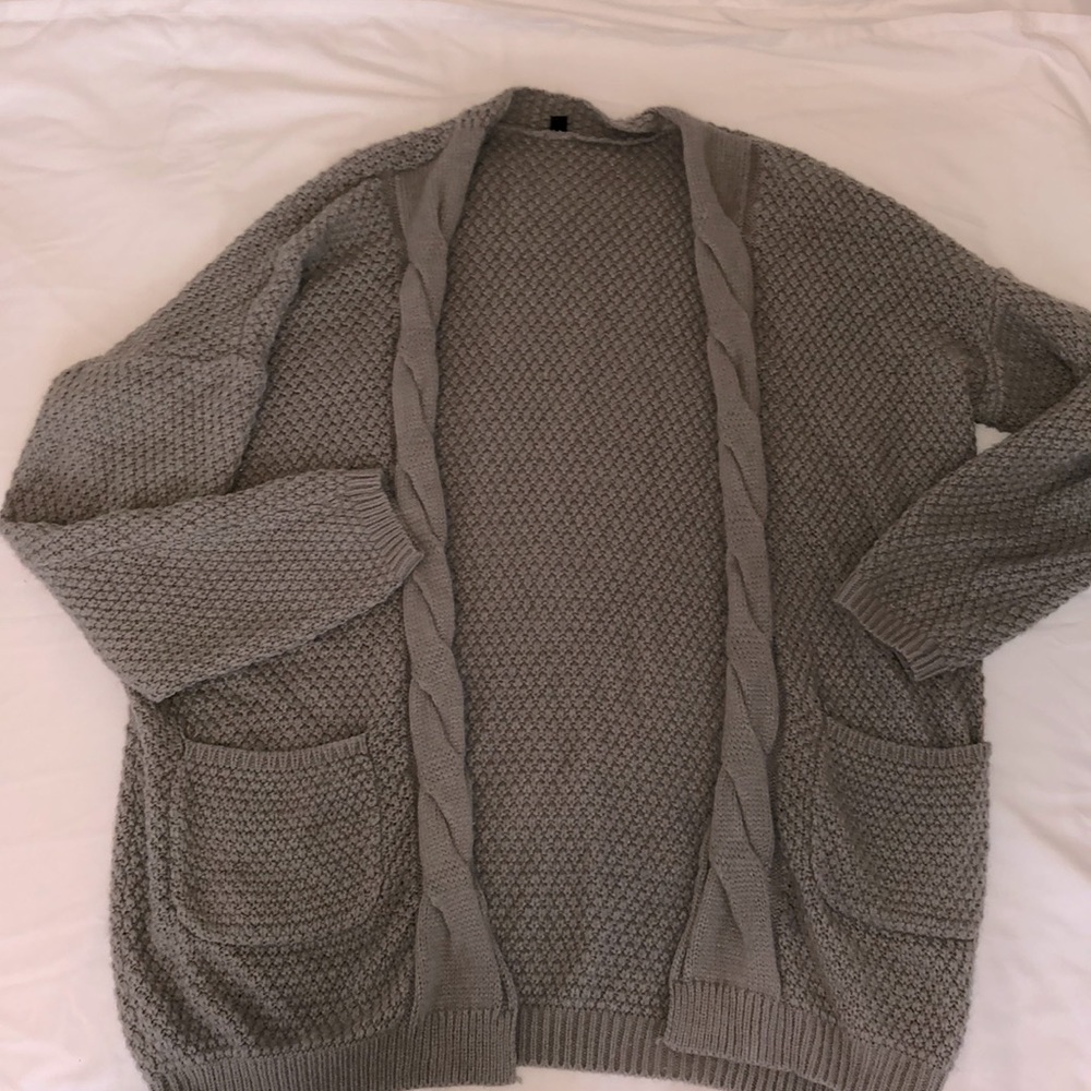 Bulky cable knit cardigan
